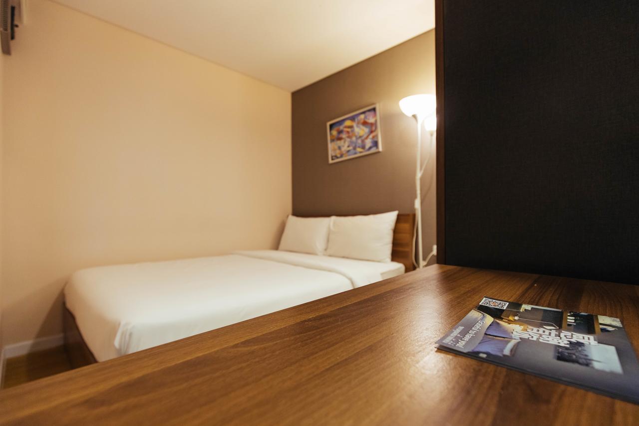 Roomme Hospitality Nang Linchee Branch Bangkok Exterior foto